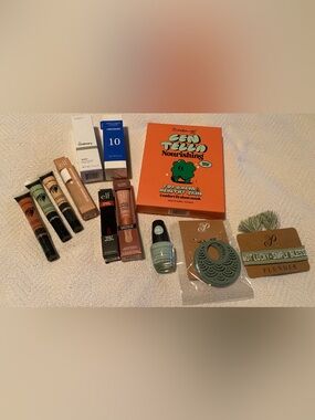 Bundle-The Ordinary, Power 10 Formula Lip & foundation with Orange Sheet Masks